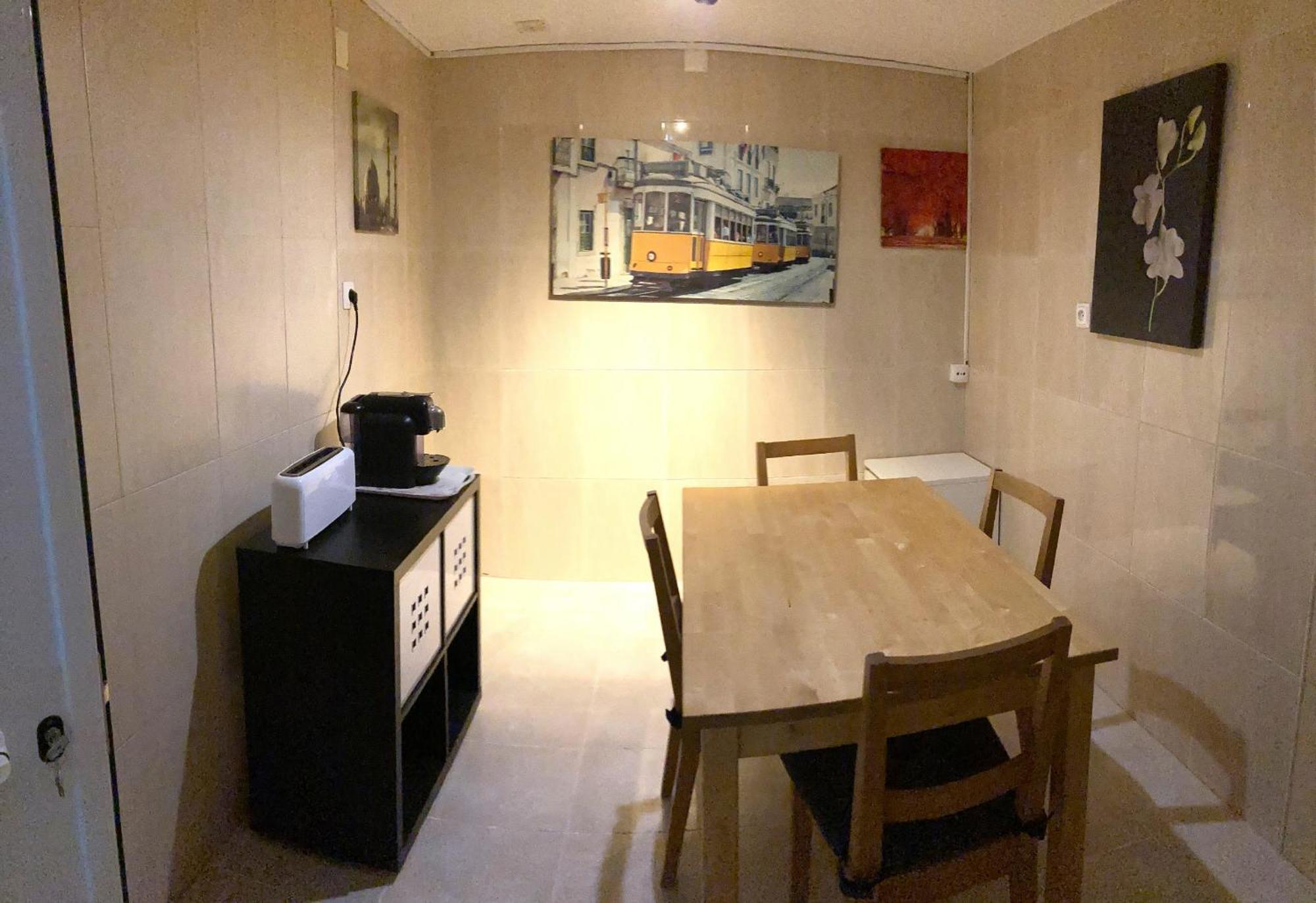 Lisbon T2 Apartment In Typical Villa In Sapadores Lissabon Buitenkant foto