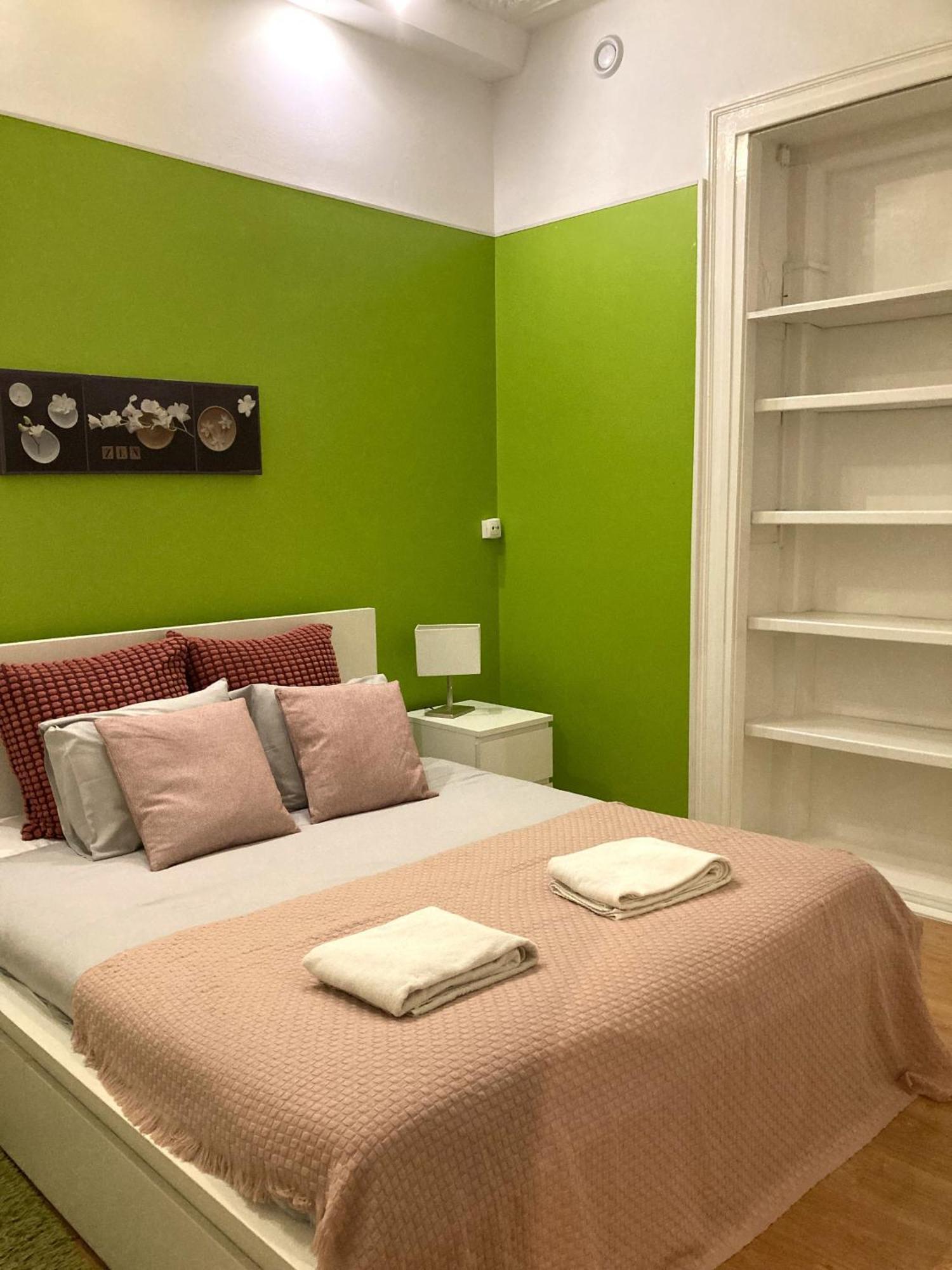 Lisbon T2 Apartment In Typical Villa In Sapadores Lissabon Buitenkant foto