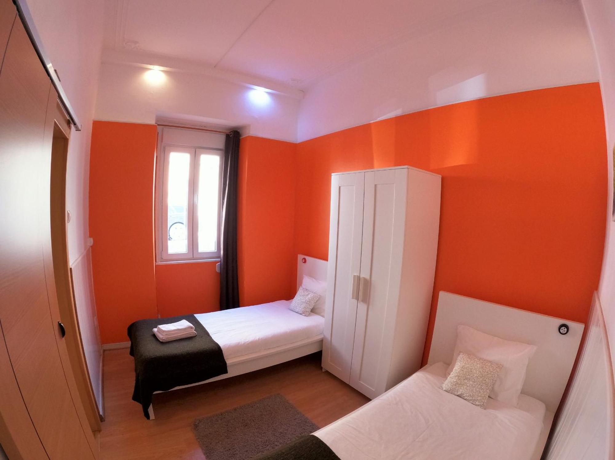 Lisbon T2 Apartment In Typical Villa In Sapadores Lissabon Buitenkant foto
