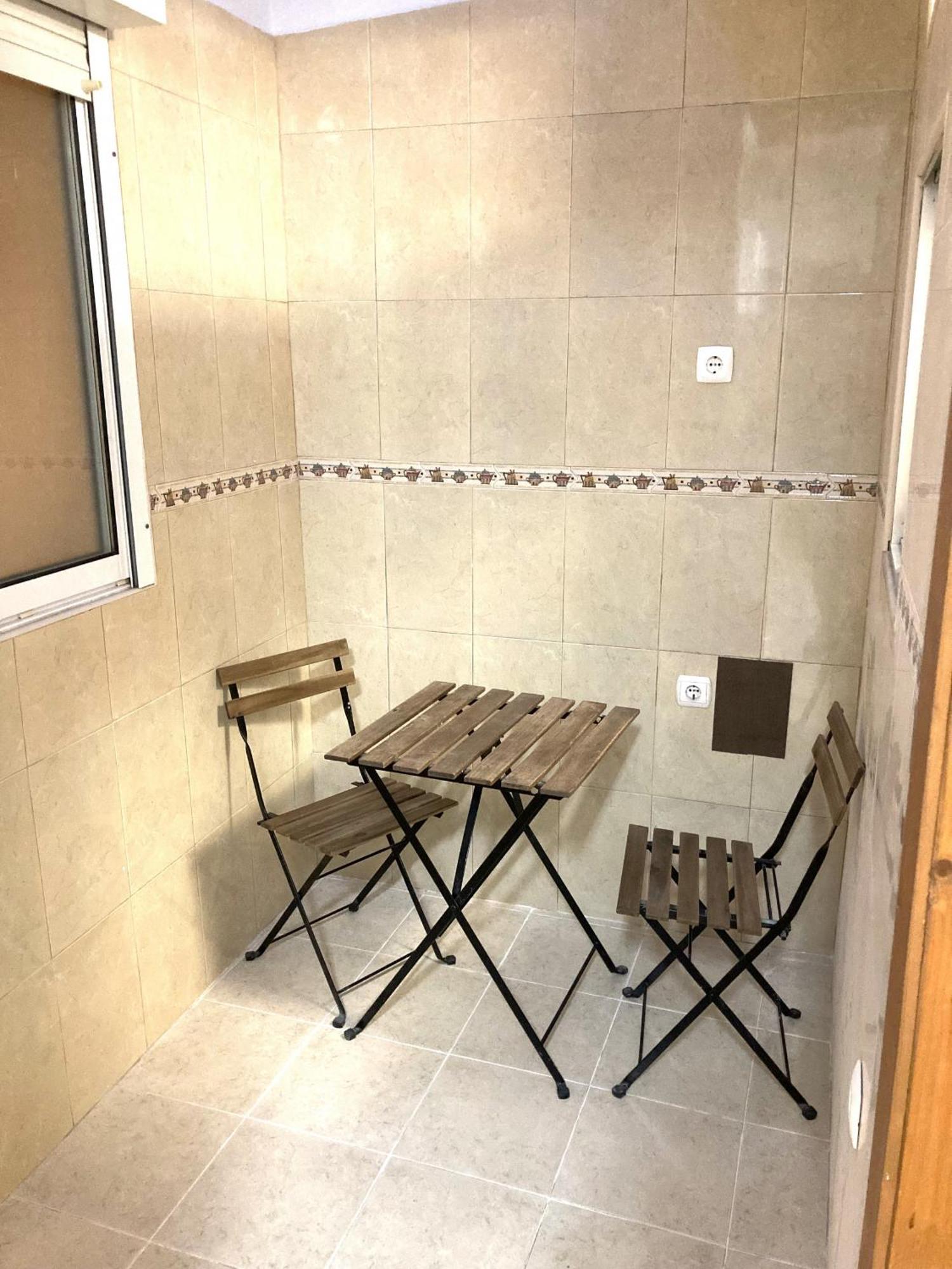 Lisbon T2 Apartment In Typical Villa In Sapadores Lissabon Buitenkant foto